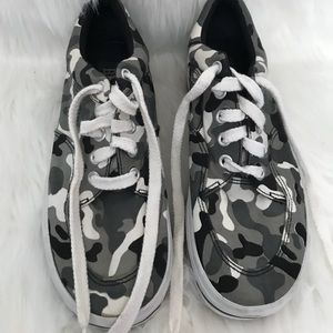 Bass Trendy Camouflage Sneaker Size 8.5 New